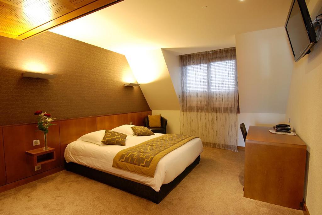 Hotel Au Nid De Cigognes Ostheim Kamer foto